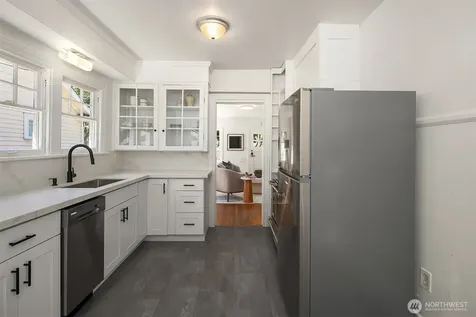 2132 Dexter Avenue N Seattle WA 98109