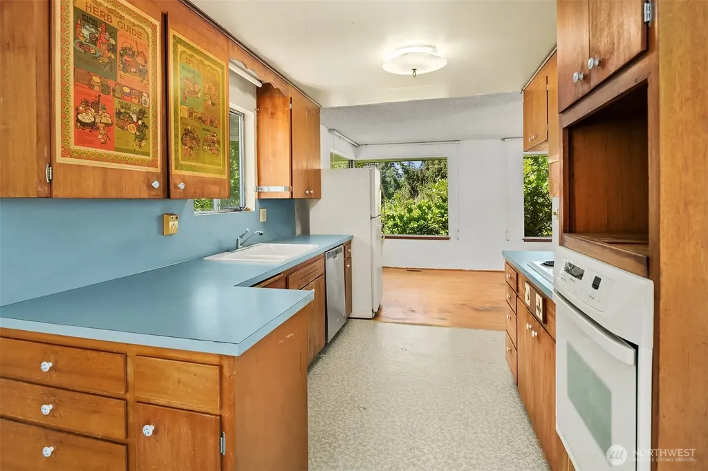 8725 Maple Lane Edmonds WA 98026