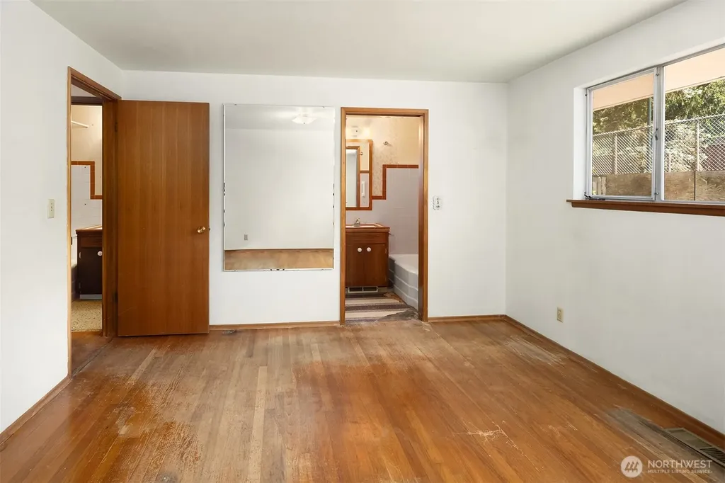 8725 Maple Lane Edmonds WA 98026