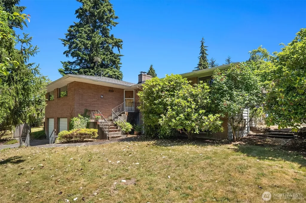 8725 Maple Lane Edmonds WA 98026