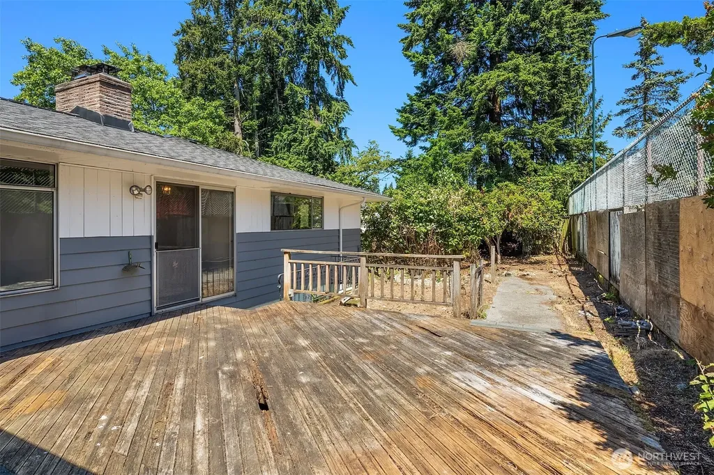 8725 Maple Lane Edmonds WA 98026