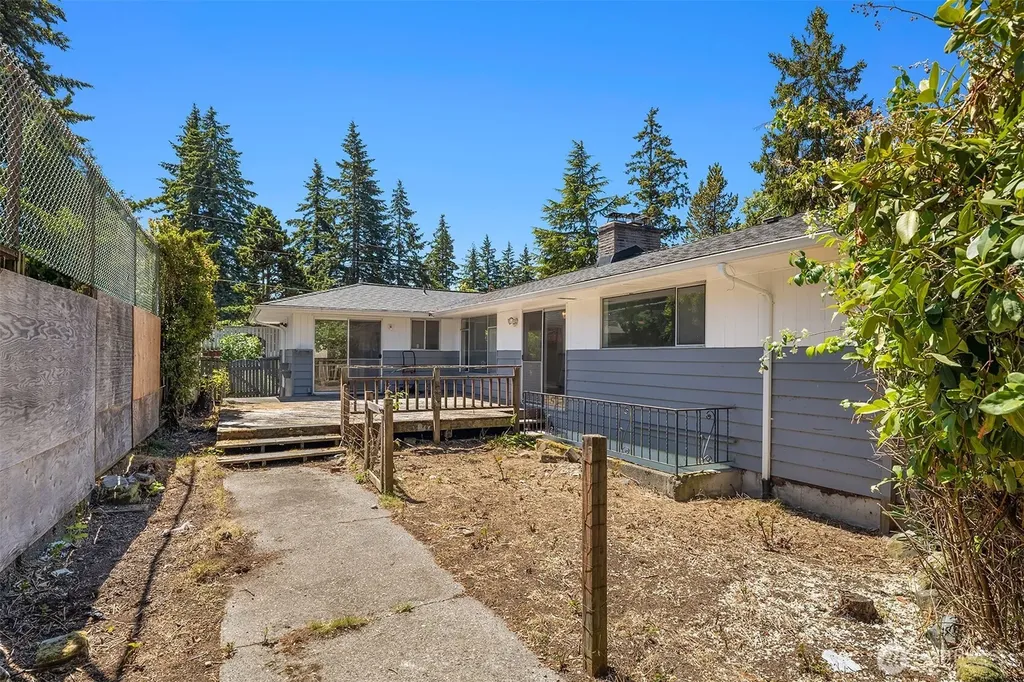 8725 Maple Lane Edmonds WA 98026