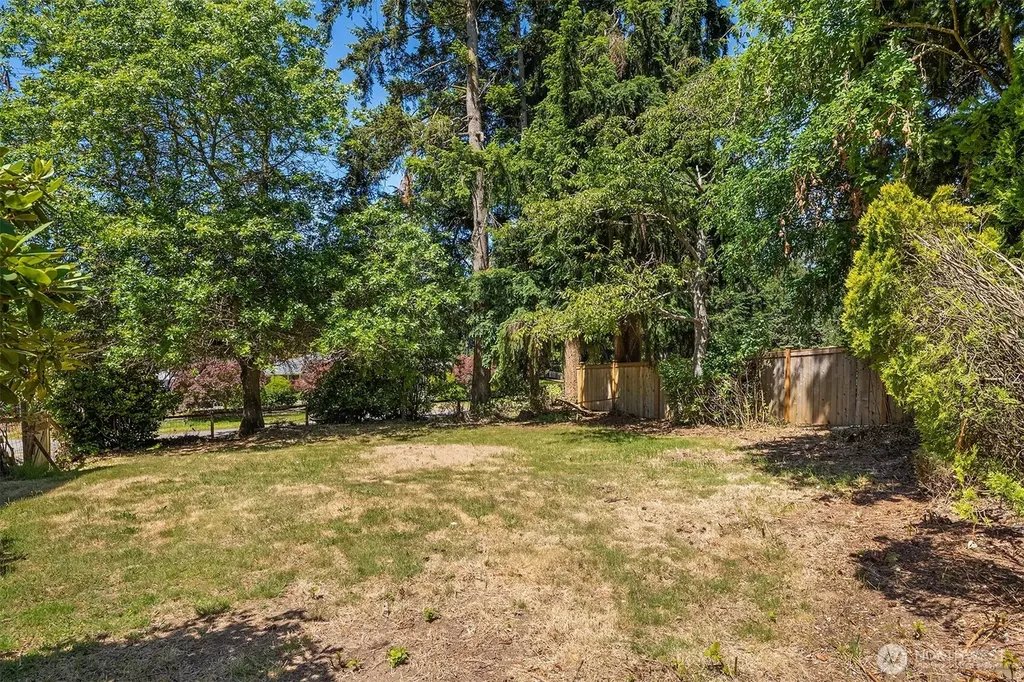 8725 Maple Lane Edmonds WA 98026