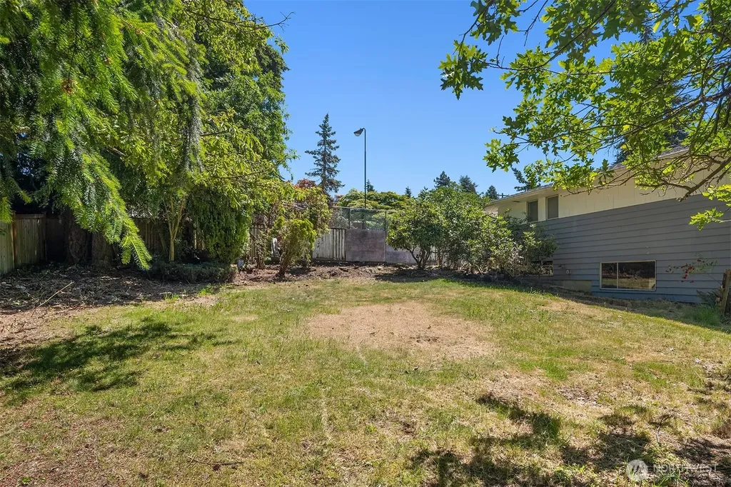 8725 Maple Lane Edmonds WA 98026