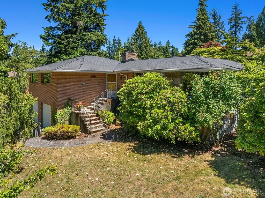 8725 Maple Lane Edmonds WA 98026