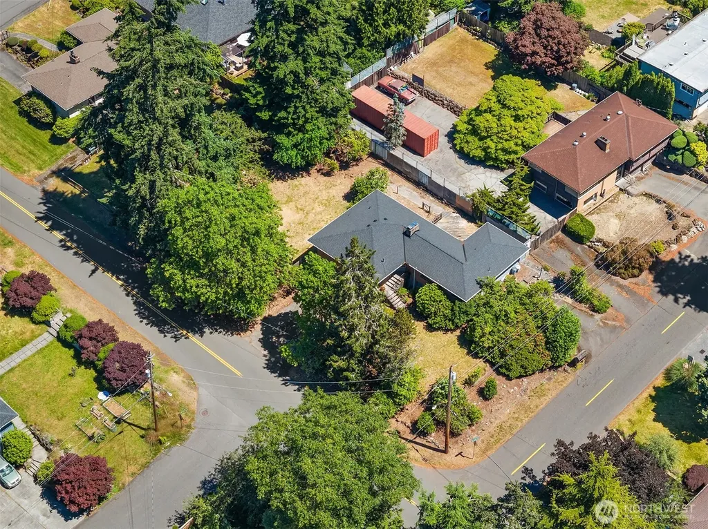 8725 Maple Lane Edmonds WA 98026