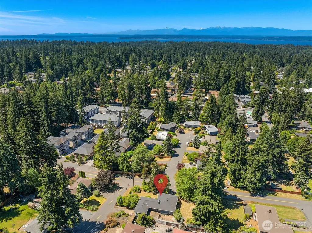 8725 Maple Lane Edmonds WA 98026