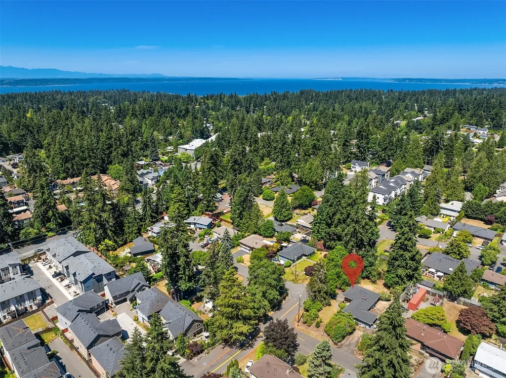 8725 Maple Lane Edmonds WA 98026