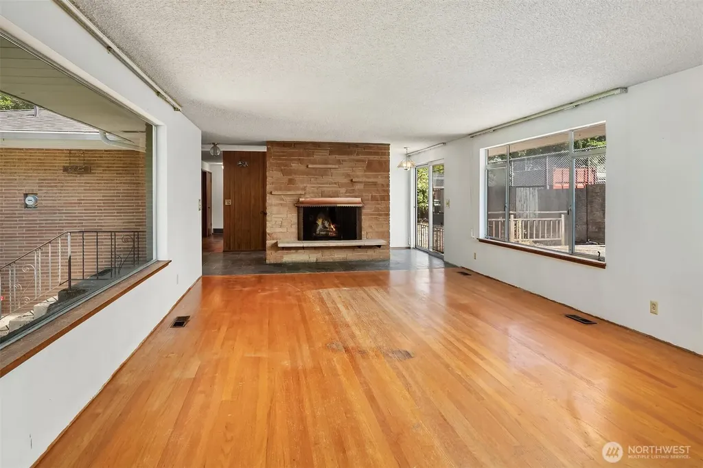 8725 Maple Lane Edmonds WA 98026