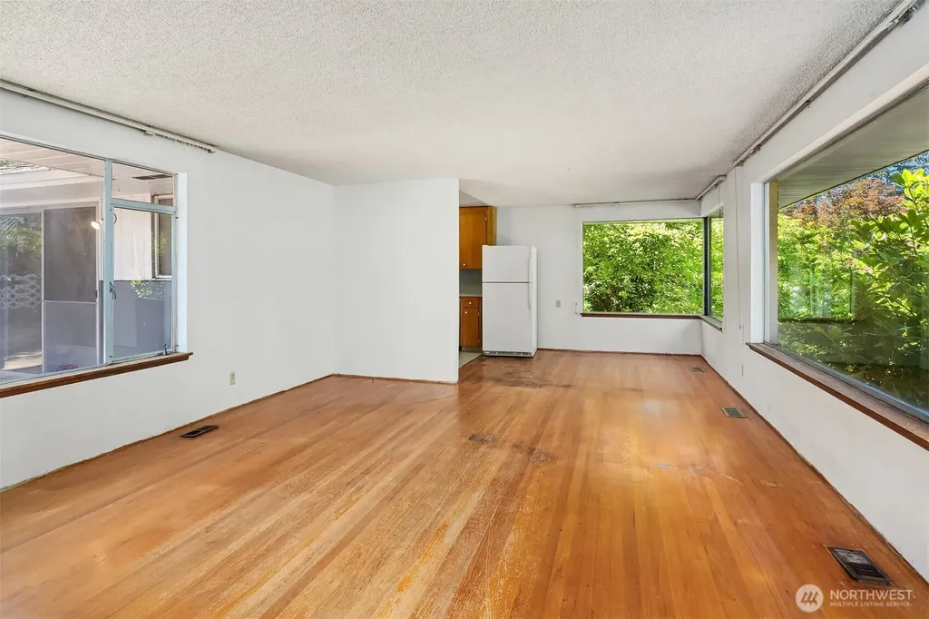 8725 Maple Lane Edmonds WA 98026