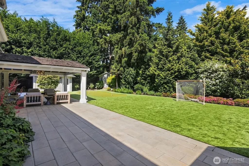 2042 77th Avenue NE Medina WA 98039