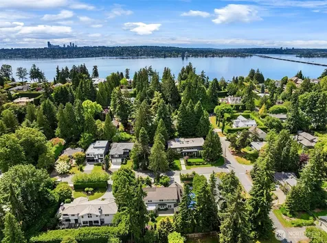 2042 77th Avenue NE Medina WA 98039