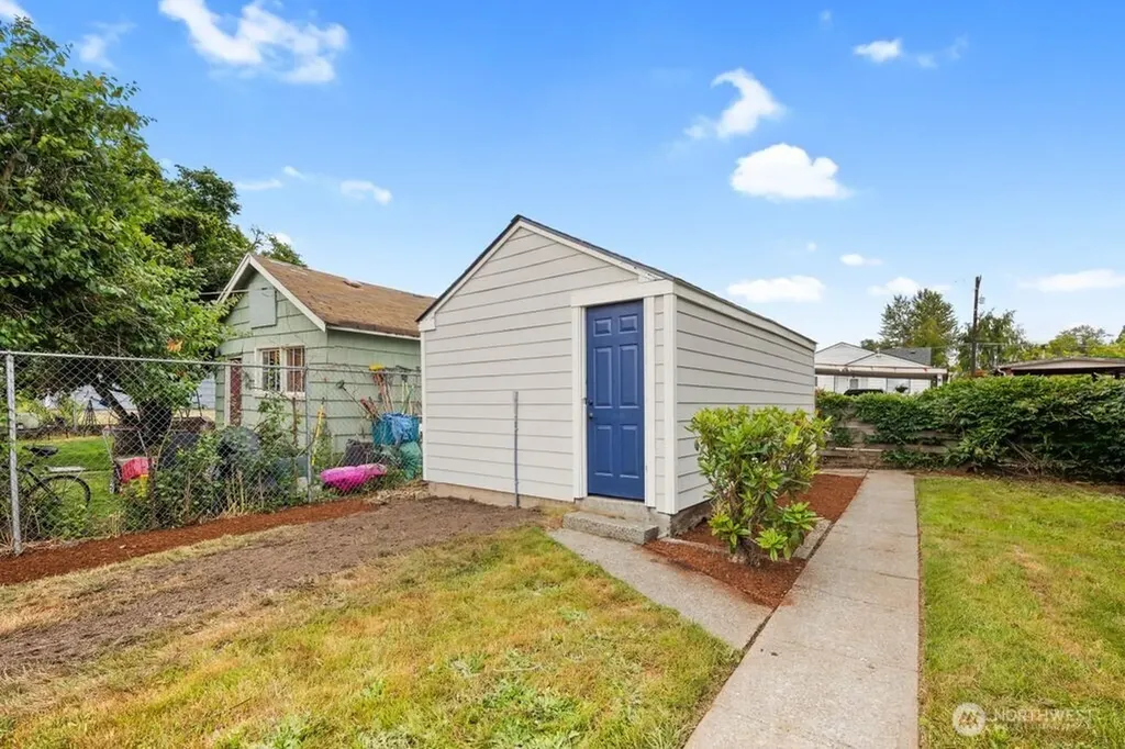 7843 Yakima Avenue Tacoma WA 98408