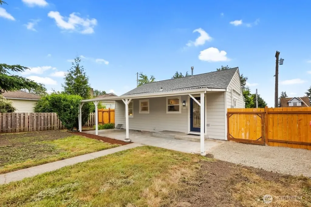 7843 Yakima Avenue Tacoma WA 98408