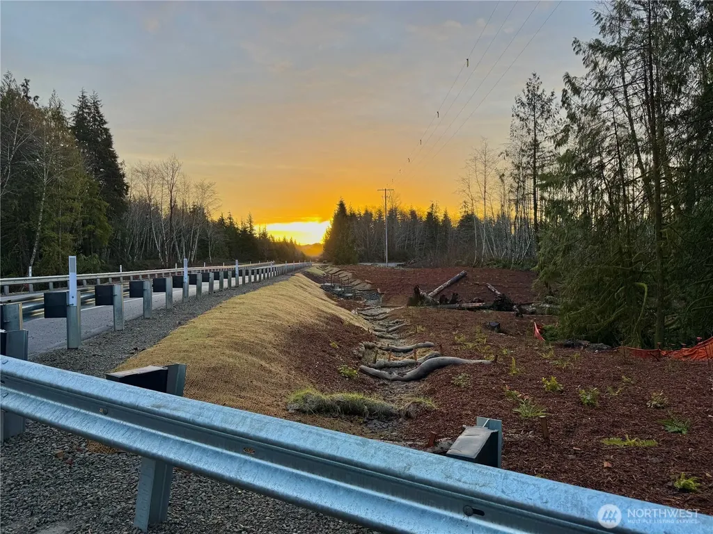 7507 Us Highway 101 Amanda Park WA 98526