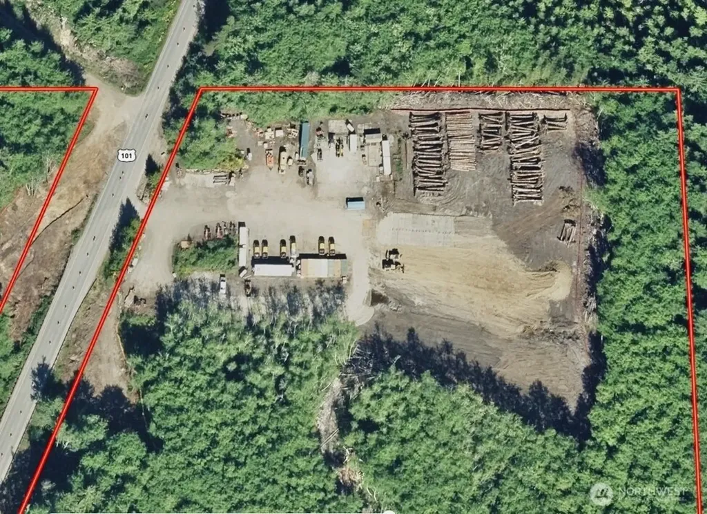 7507 Us Highway 101 Amanda Park WA 98526