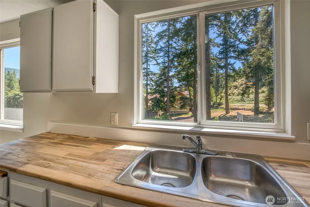 178 Lover's Lane Orcas Island WA 98245