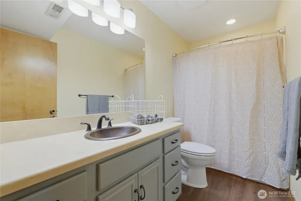 10005 77th Street SW Lakewood WA 98498