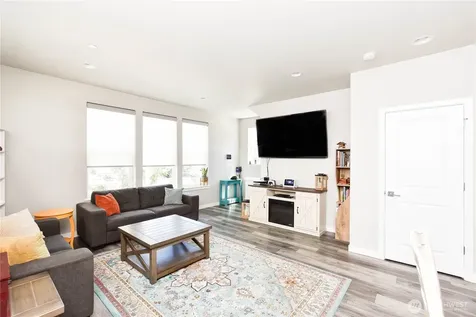 14229 9th Place W Lynnwood WA 98087