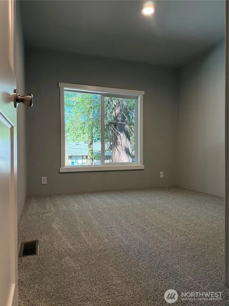 1118 Brentwood Drive Bremerton WA 98312