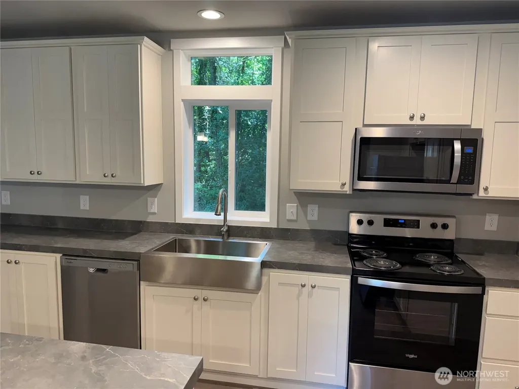 1118 Brentwood Drive Bremerton WA 98312