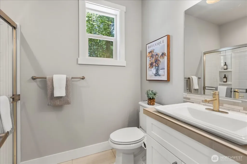 15111 Manor Way Lynnwood WA 98087