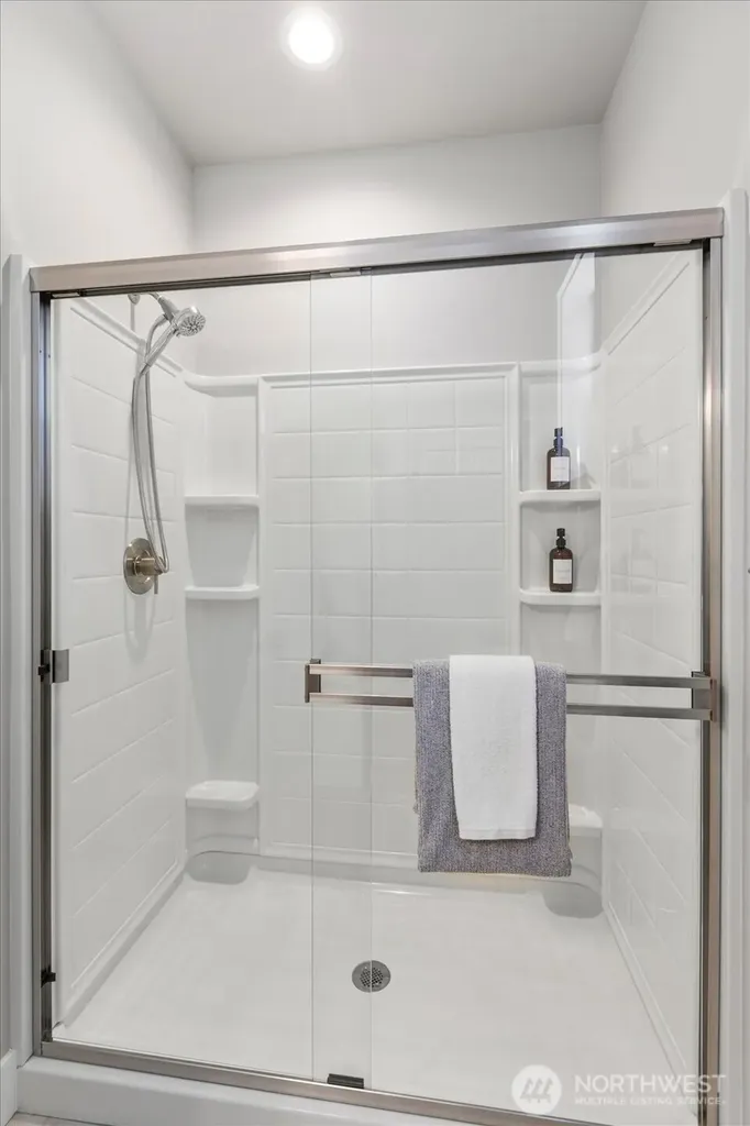 15111 Manor Way Lynnwood WA 98087