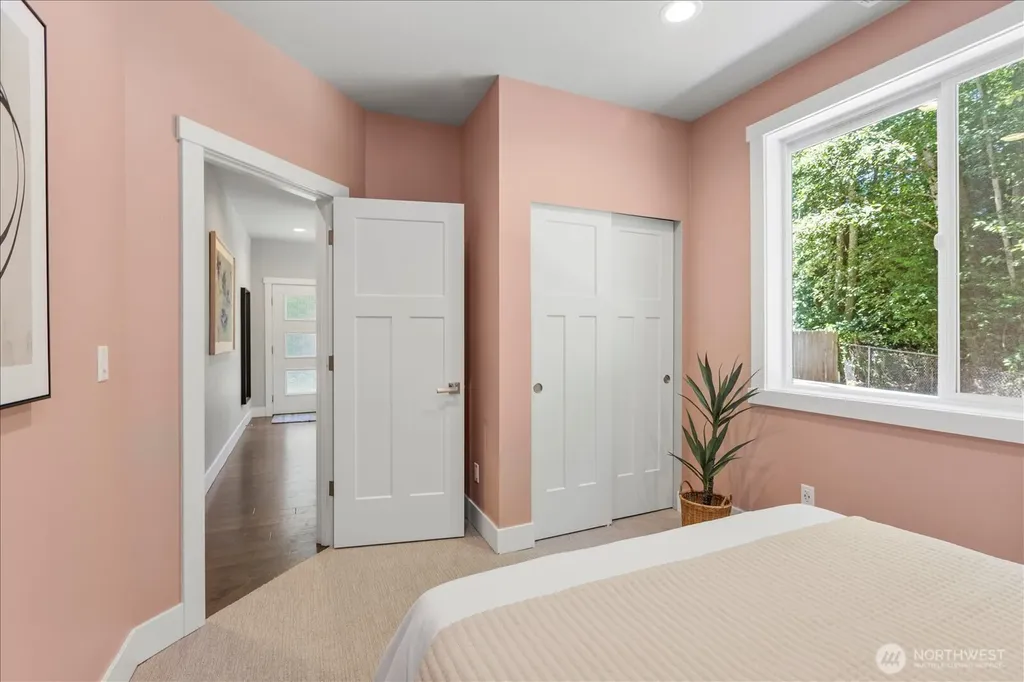 15111 Manor Way Lynnwood WA 98087