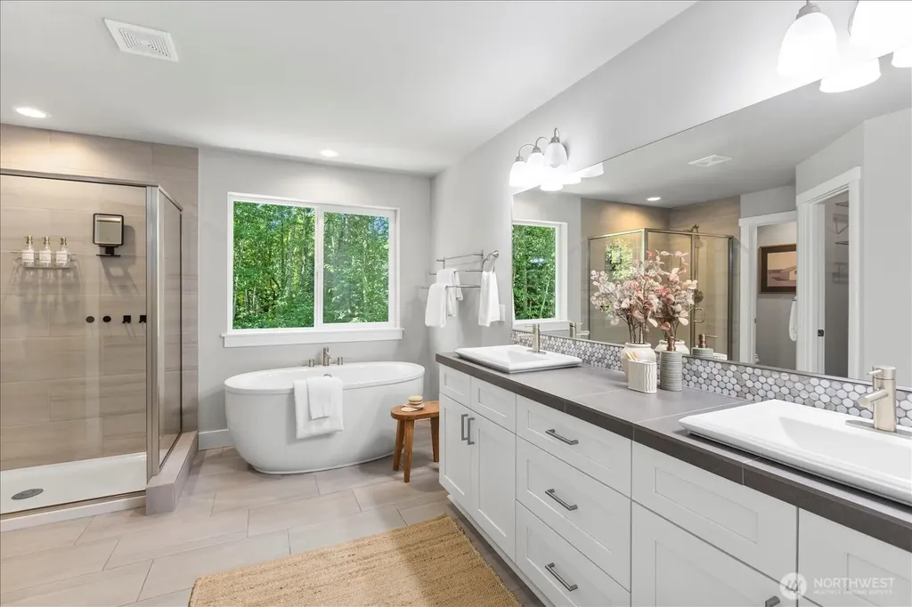 15111 Manor Way Lynnwood WA 98087