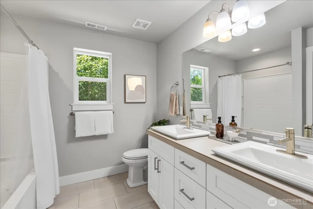 15111 Manor Way Lynnwood WA 98087