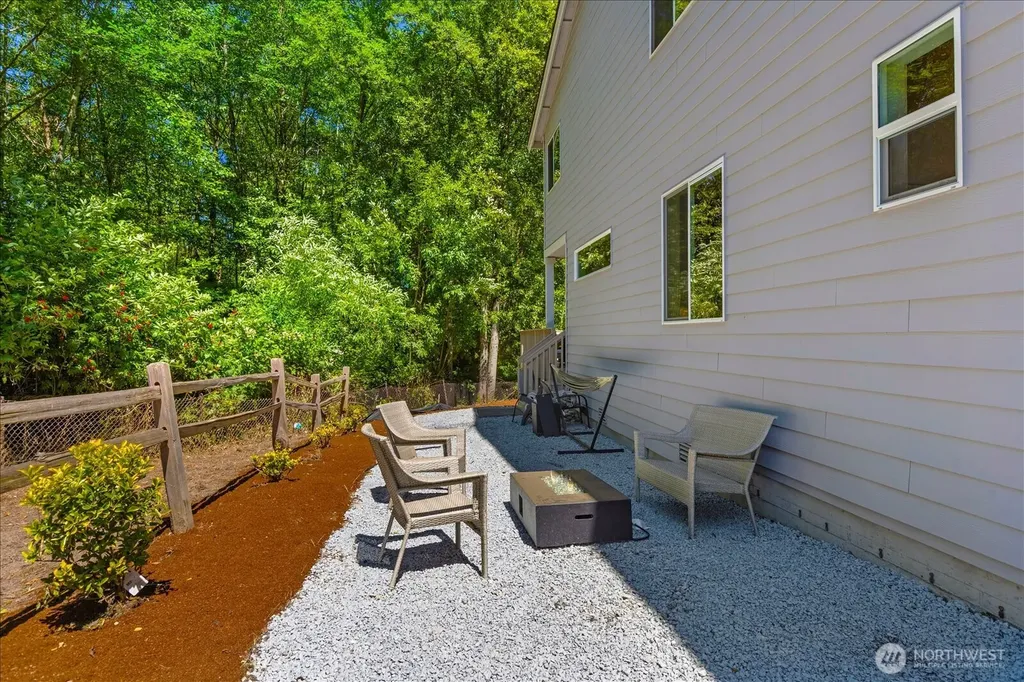 15111 Manor Way Lynnwood WA 98087