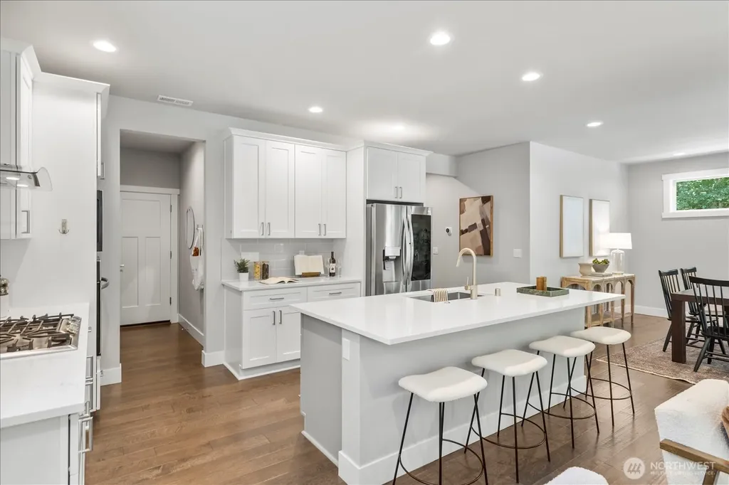 15111 Manor Way Lynnwood WA 98087