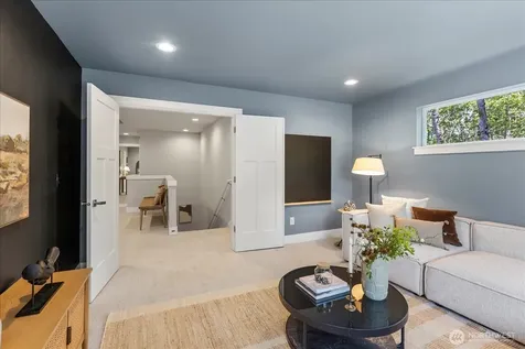 15111 Manor Way Lynnwood WA 98087