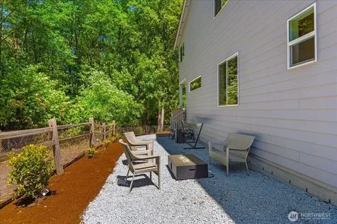 15111 Manor Way Lynnwood WA 98087