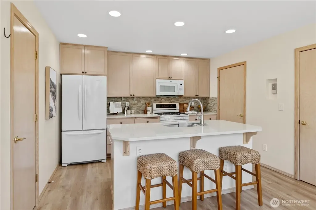 518 4th Avenue S Edmonds WA 98020