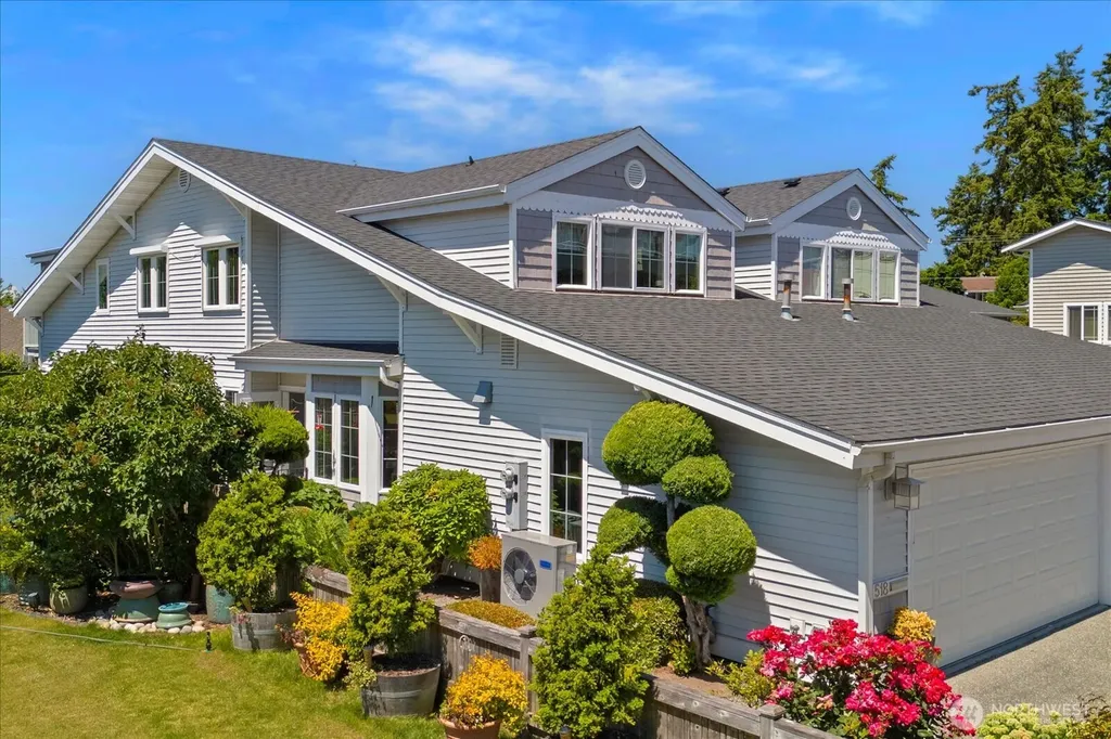 518 4th Avenue S Edmonds WA 98020
