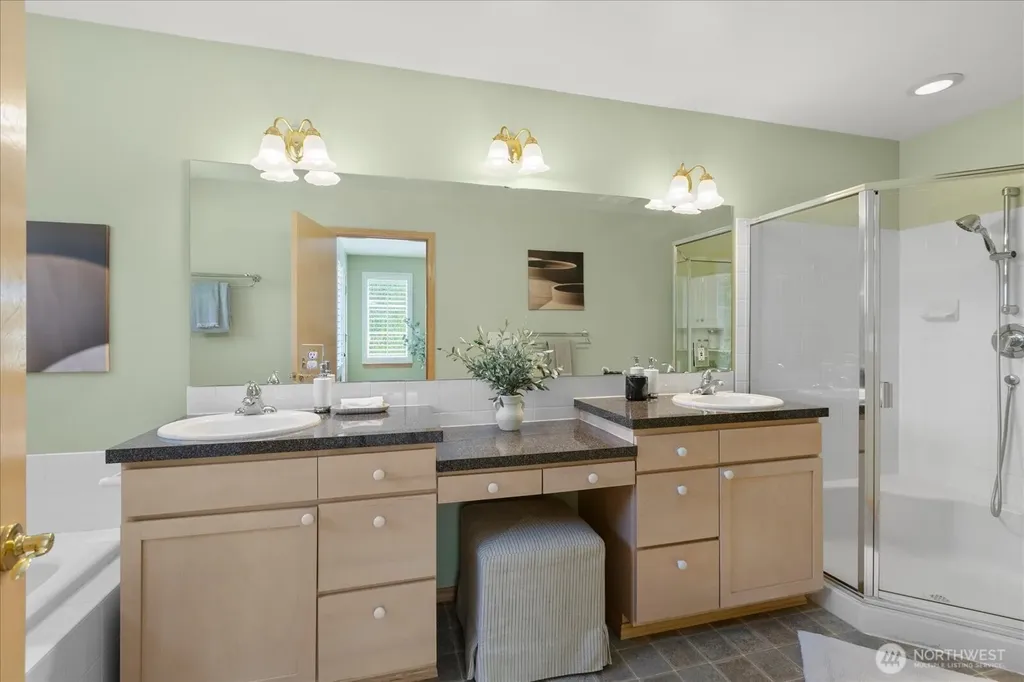 518 4th Avenue S Edmonds WA 98020