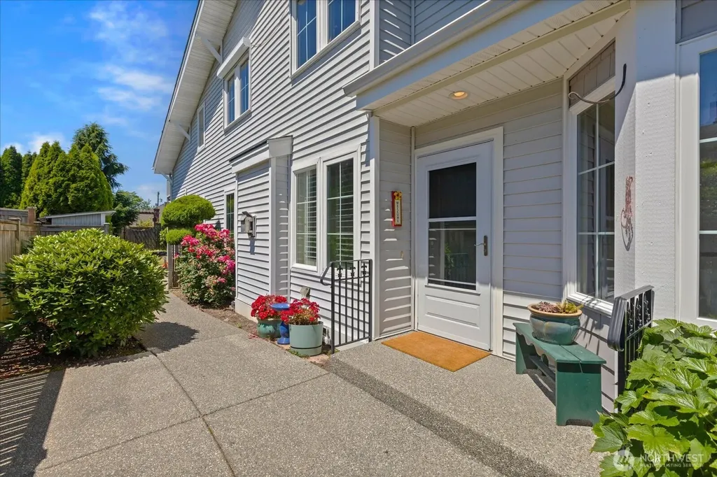 518 4th Avenue S Edmonds WA 98020