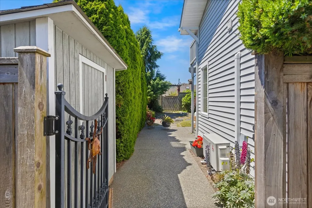 518 4th Avenue S Edmonds WA 98020