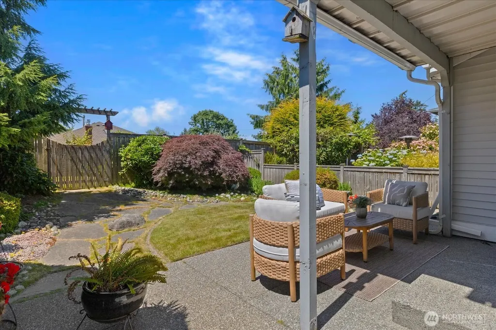 518 4th Avenue S Edmonds WA 98020