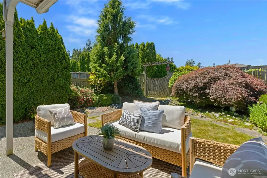 518 4th Avenue S Edmonds WA 98020