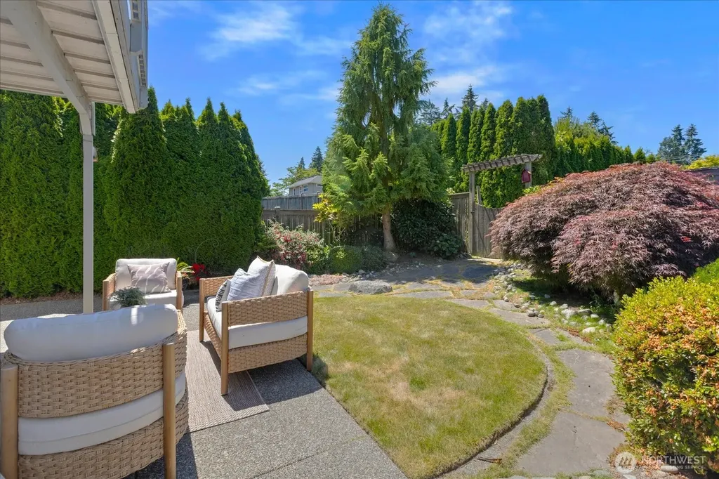 518 4th Avenue S Edmonds WA 98020