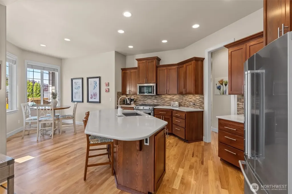 1922 10th Street Pl SW Puyallup WA 98371