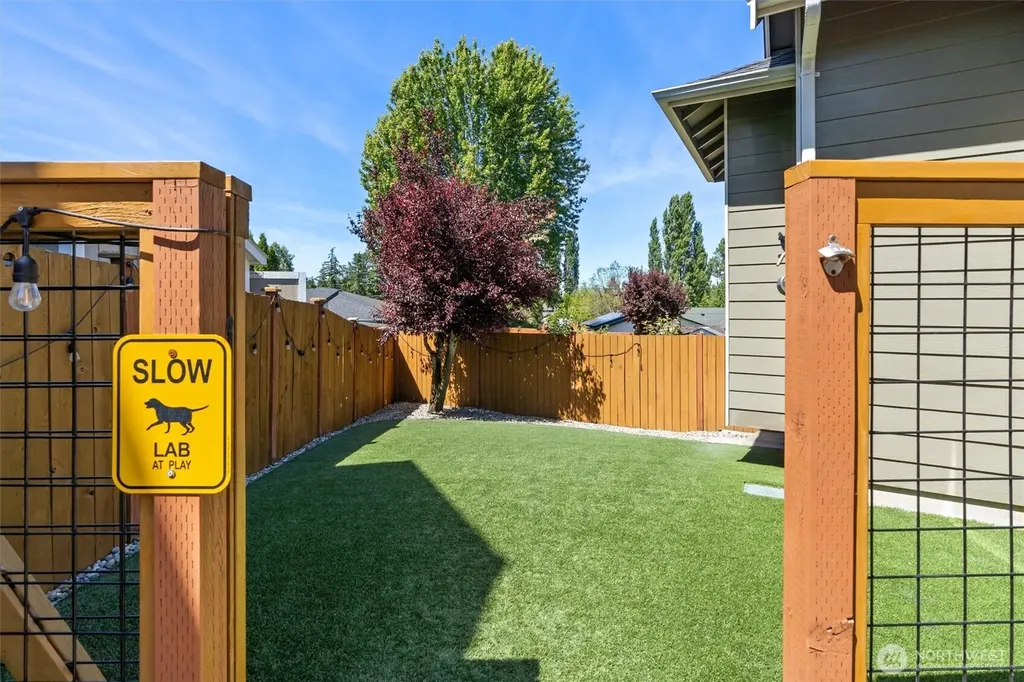 1922 10th Street Pl SW Puyallup WA 98371