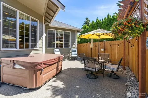 1922 10th Street Pl SW Puyallup WA 98371