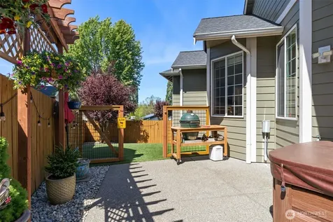 1922 10th Street Pl SW Puyallup WA 98371