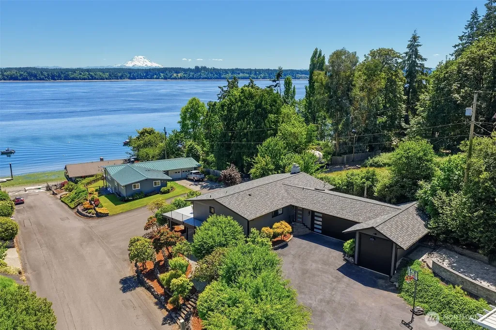 2101 Beverly Beach Drive NW Olympia WA 98502