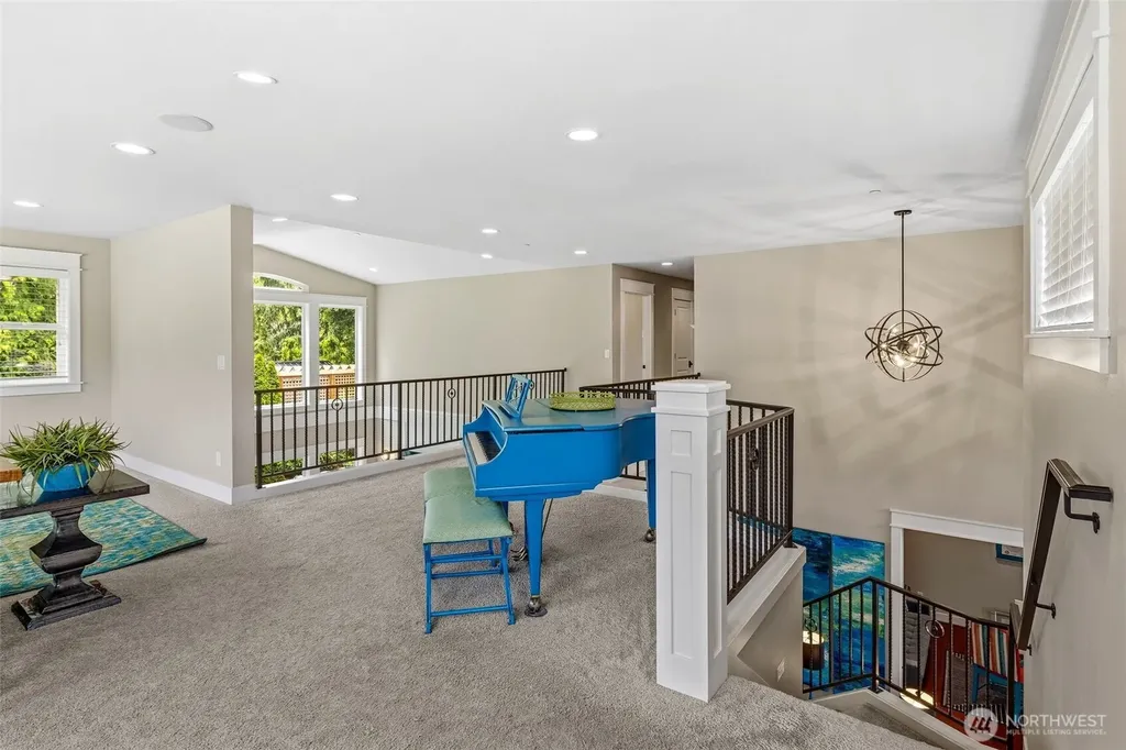 627 SW 185th Street Normandy Park WA 98166