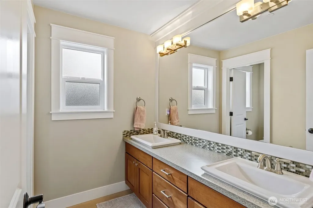 627 SW 185th Street Normandy Park WA 98166