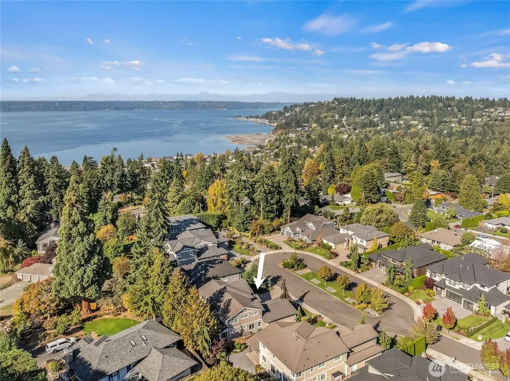 627 SW 185th Street Normandy Park WA 98166
